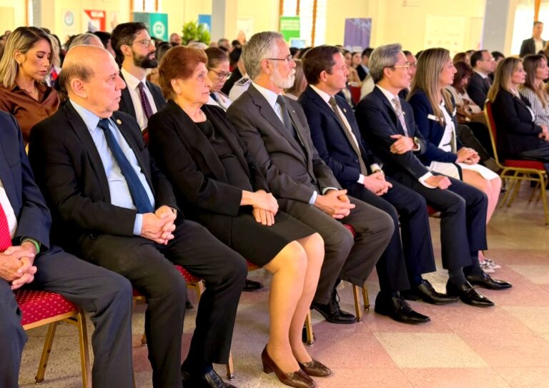 APERTURA 4