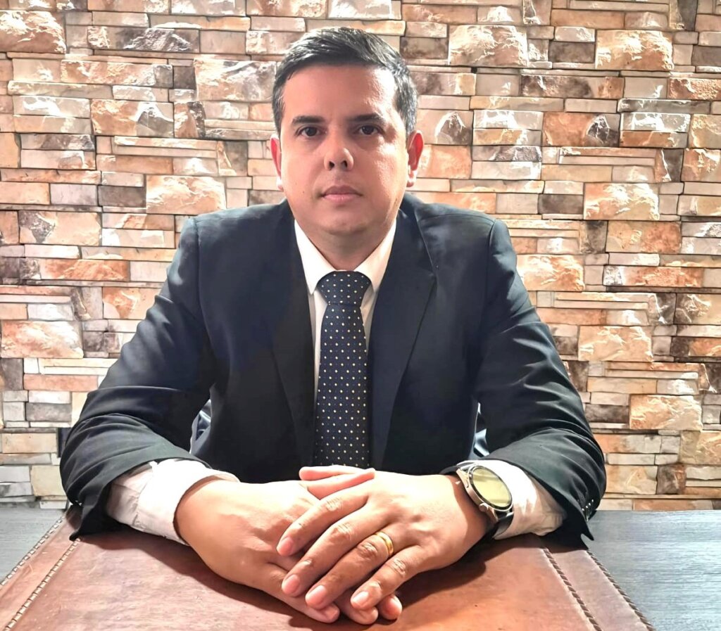 Dr. Juan Emilio Arce, defensor público